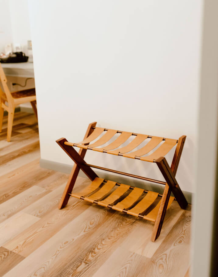 Luggage rack in guest space