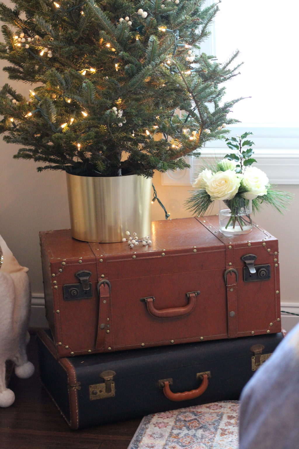 A fresh tabletop tree for the Master Bedroom (and a bonus blog hop ...