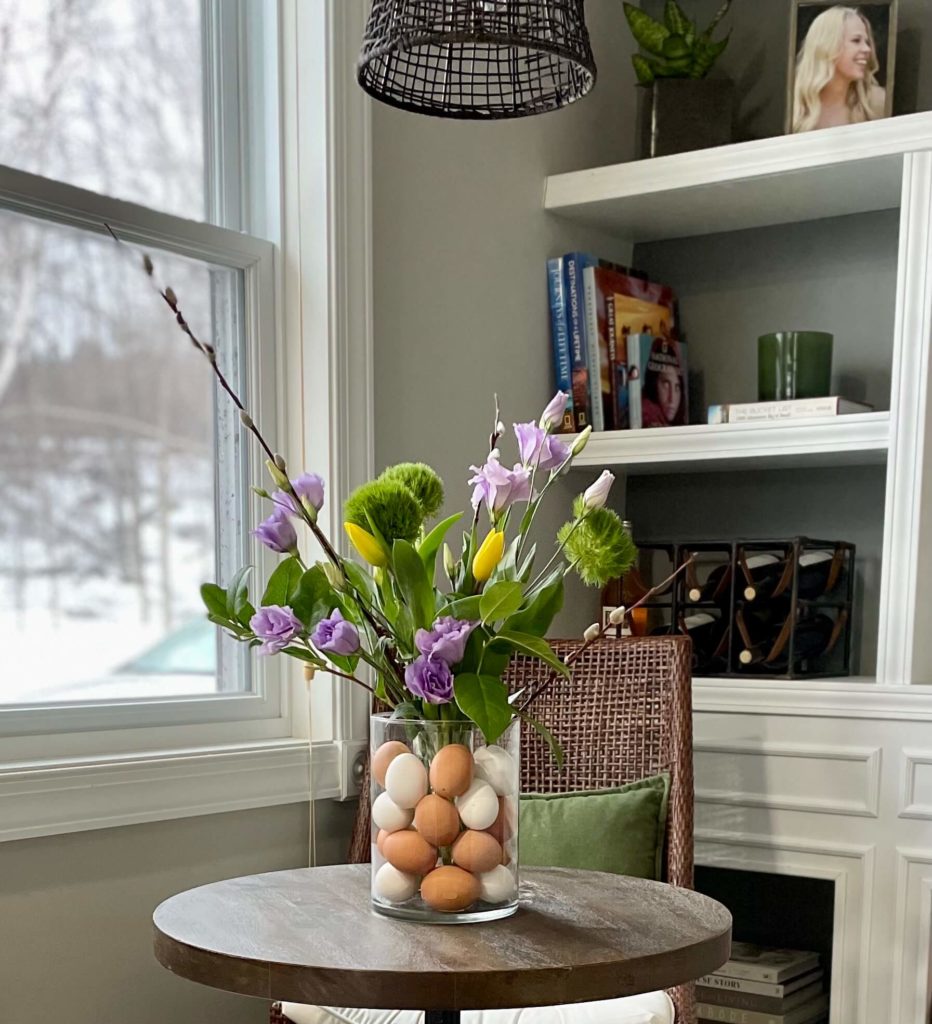 Spring Flowers and Easter eggs for the perfect Spring arrangement. Contains tulips, lisianthus and dianthus.

