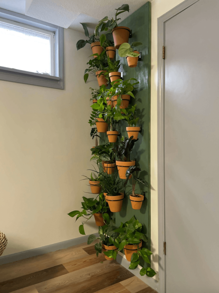 Living plant wall one of my 7 favorite DIYs last year.
