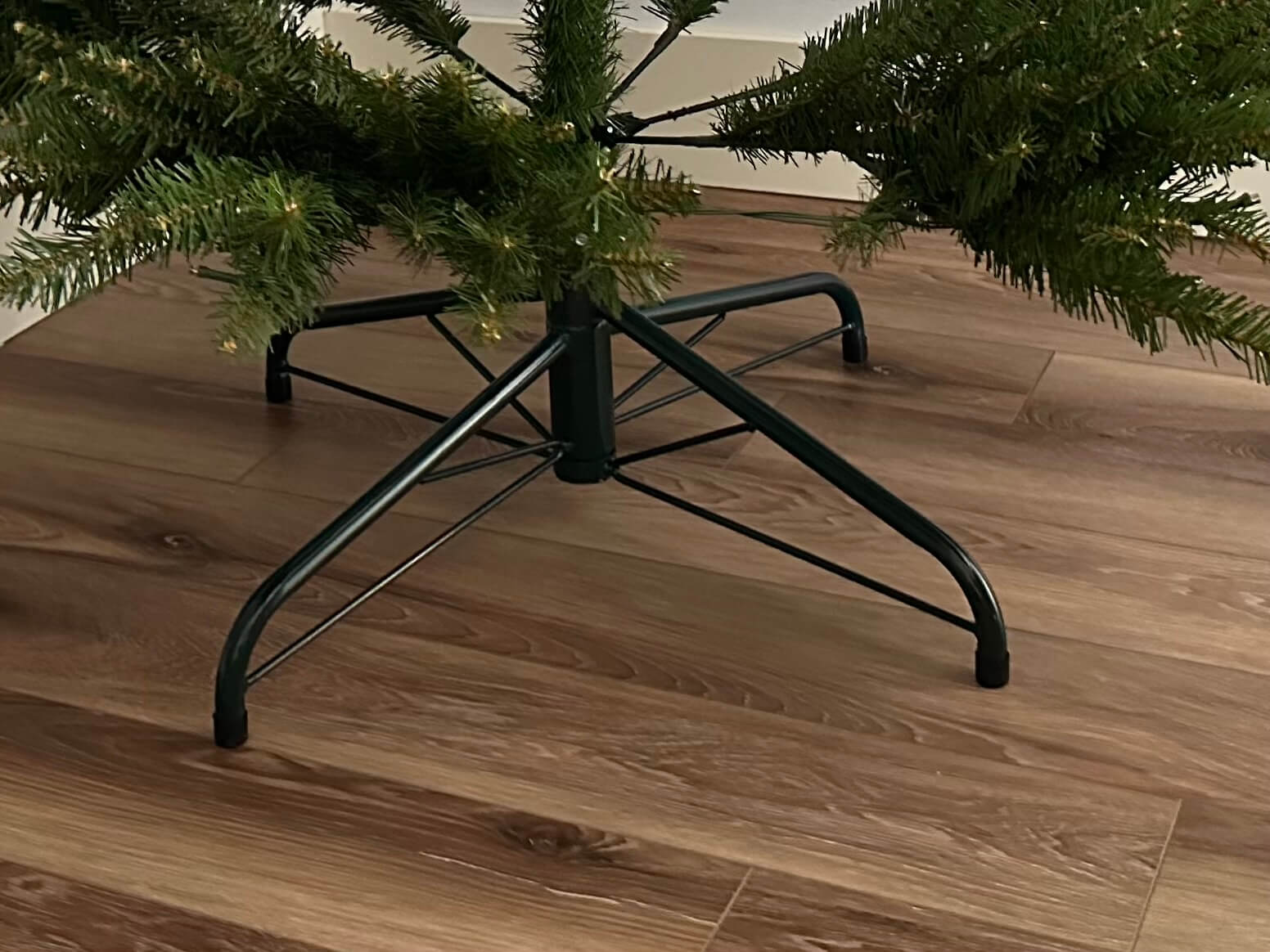 Reviewing My King Of Christmas Tree- Yorkshire Fir Tree with Lights ...