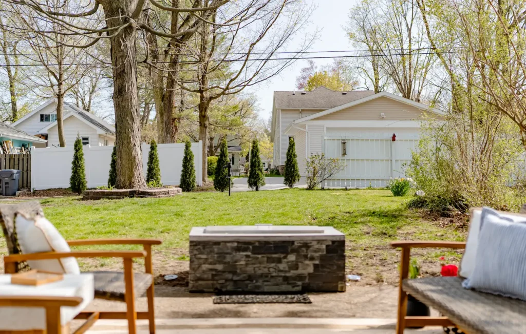 Decorating a small space patio for summer.